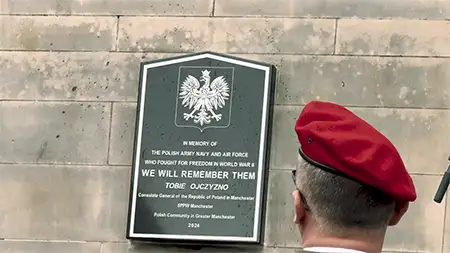 Hołd Bohaterom: Odsłonięcie Tablicy Polskich Sił Zbrojnych w Manchester. 